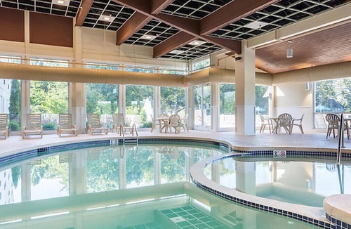 Gordonsville Cabin | 2 Bedroom Cabin in the heart of the Shenandoah Valley Hot tub and Pool