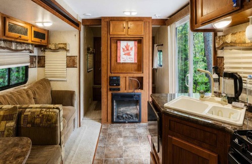 Carling House | 2-bedroom Camper Trailer Cottage #2