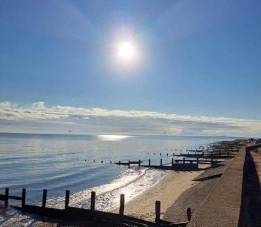 Leysdown-on-Sea Apartment | 2 Bedroom Caravan Stay, Central Beach, Leysdown