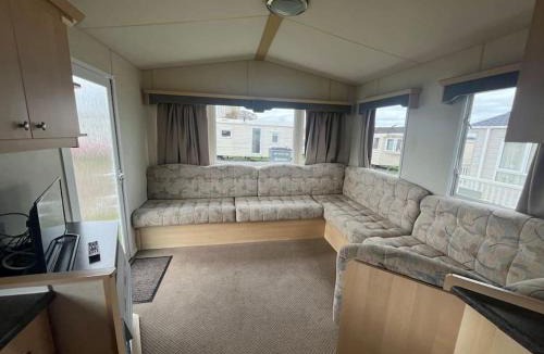 Leysdown-on-Sea Apartment | 2 Bedroom Caravan Stay, Central Beach, Leysdown