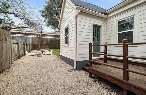 Cherrywood House | 2 Bedroom Cherrywood Cottage/Firepit/Near UT