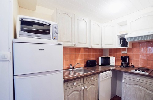 La Chapelle-Geneste Apartment | 2 Bedroom Cottage - Garden View