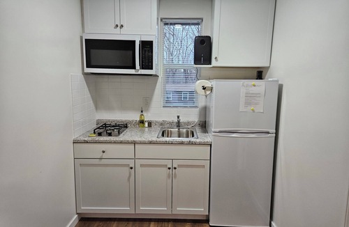Lebanon Condo | 2-bedroom Condo #3 at Bennettscape Lodge with AC, WiFi by Bennett Spring Park