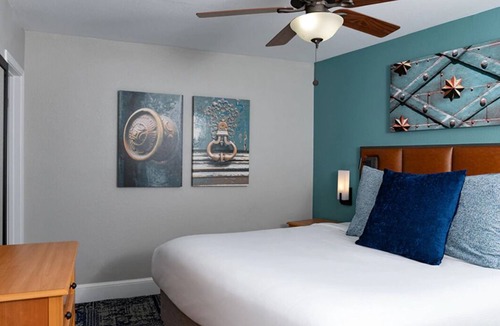 Downtown San Antonio Resort | 2 Bedroom Condo, Full Kitchen, Sleeps 6, Riverwalk, at Wyndham Riverside Suites!