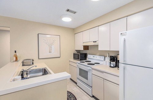 Acme Condo | 2 Bedroom Condo Golf Course Views 5166