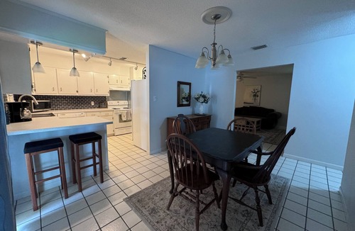 Fairhope Condo | 2-bedroom condo in beautiful Fairhope, walk to town.