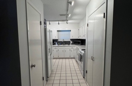 Fairhope Condo | 2-bedroom condo in beautiful Fairhope, walk to town.