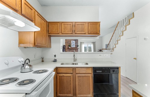 Plano Condo | 2-Bedroom Condo in Plano Sleeps Up to 6