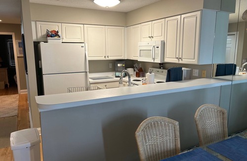 Heron Harbour Isle Condo | 2-bedroom condo on the Island at Hidden Harbour in Ocean City, MD-sleeps 6