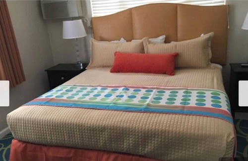 Barrier Island Condo | 2-bedroom condo in fabulous Fort Lauderdale with WiFi, fitness room & Concierge