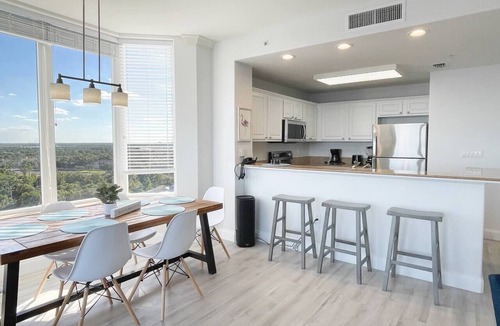 Florida Central Atlantic Coast Condo | 2-bedroom condo w/stunning lake and Disney views