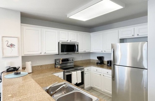 Florida Central Atlantic Coast Condo | 2-bedroom condo w/stunning lake and Disney views