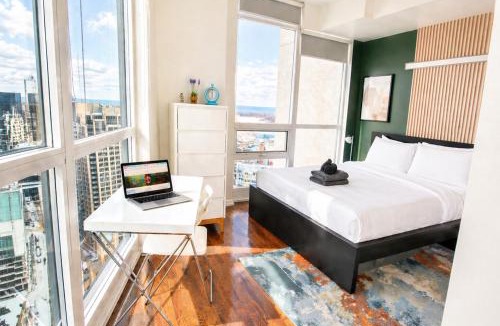 Fort York Apartment | 2 Bedroom Condo With City Views and Free Parking