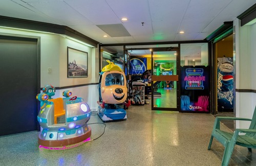 Beaupre Condo | 2 bedroom condo with water park, spa and gym!