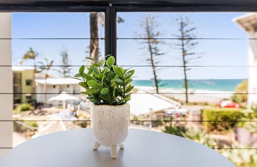 Coolum Beach Apartment | 2 Bedroom Coolum Beachside Apartment