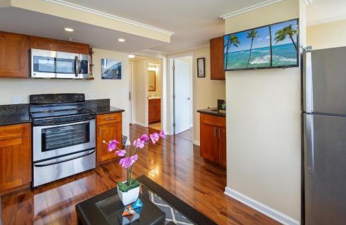 McCully - Moiliili Apartment | 2 Bedroom Corner Suite & Tropical Views