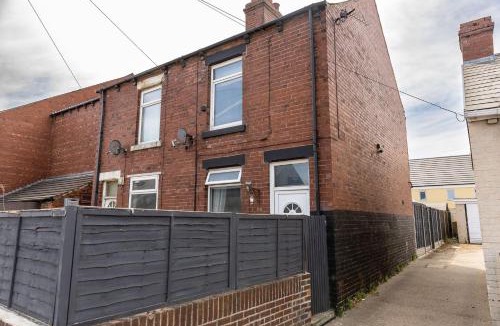 Barnsley Apartment | 2 bedroom Cossy Detached Property