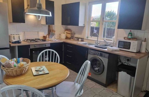 Leicester Cottage | 2 Bedroom Cosy Cottagenn