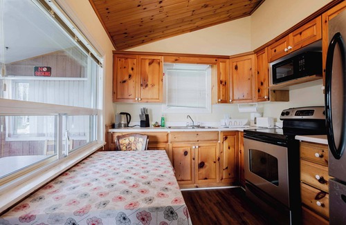 Bobcaygeon House | 2-Bedroom Cottage #11 - Ambleside