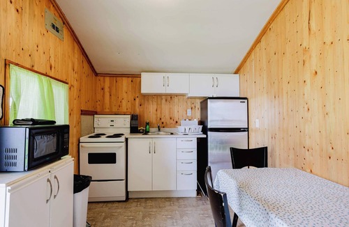Bobcaygeon House | 2-Bedroom Cottage #9 - Ambleside