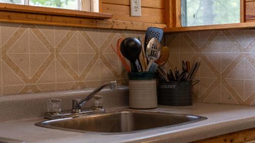 Gravenhurst House | 2-Bedroom Cottage #4 - Monterey Pine