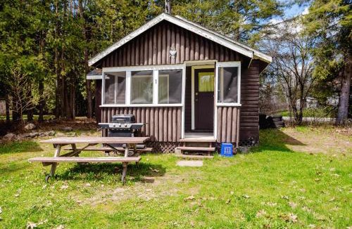 Bobcaygeon House | 2-Bedroom Cottage #1 - Ambleside