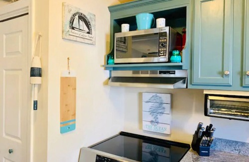 Moody Cottage | 2-bedroom cottage just 3 minutes drive to Moody Beach