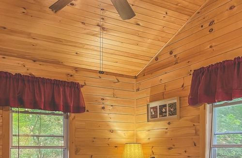 Long Lake Cottage | 2 Bedroom Cottage, sleeps 6