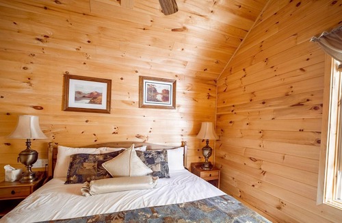 Long Lake Cottage | 2 Bedroom Cottage, sleeps 5