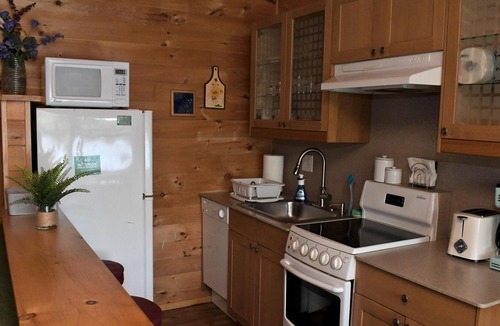 Long Lake Cottage | 2 Bedroom Cottage, sleeps 5