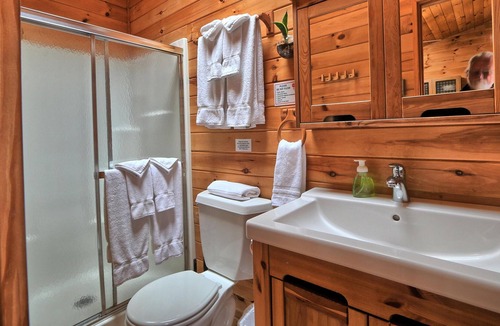 Long Lake Cottage | 2 Bedroom Cottage, sleeps 4