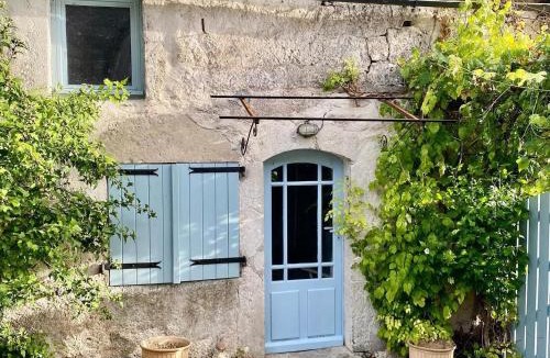 Caylus House | 2 Bedroom Cottage - Sleeps 6 - Pool - Garden