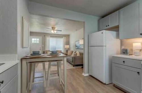 Edmond House | 2-Bedroom Cottage w/KING bed