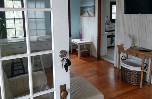 Hilton Cottage | 2 bedroom Cottage & Waterfront