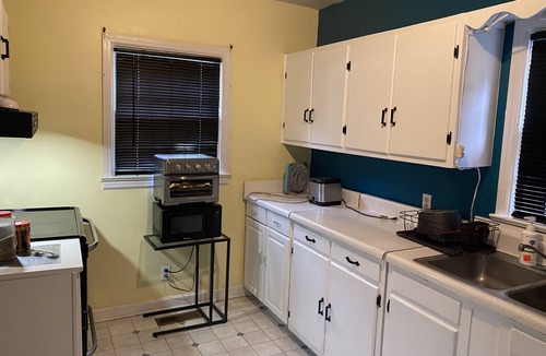 Anniston House | 2 Bedroom cottage with home gym!