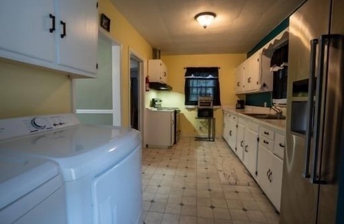 Anniston House | 2 Bedroom cottage with home gym!