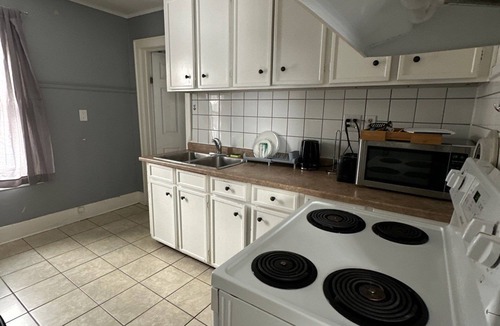 Sandwich Towne Apartment | 2 Bedroom Cozy Accomodation
