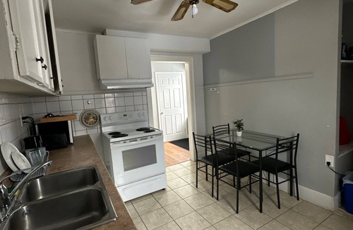 Sandwich Towne Apartment | 2 Bedroom Cozy Accomodation