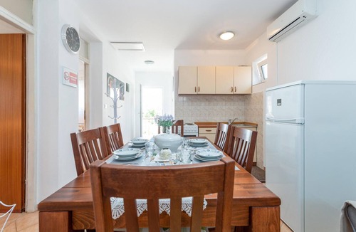 Gornji Karin Apartment | 2 bedroom cozy apartment in Karin Gornji