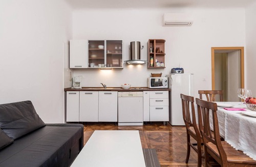 Volosko Apartment | 2 bedroom cozy apartment in Volosko