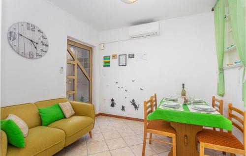 Omisalj Apartment | 2 Bedroom Cozy Apartment In Omisalj