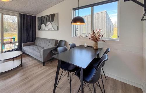 Vejen Apartment | 2 Bedroom Cozy Apartment In Vejen