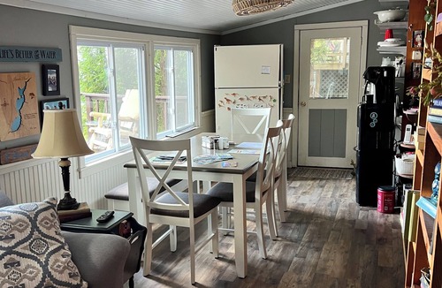 Moriah Center Cabin | 2 Bedroom Cozy Cabin Water Front