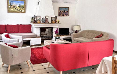 Saint-Trinit House | 2 Bedroom Cozy Home In Saint Trinit