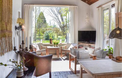 Dronningmolle House | 2 Bedroom Cozy Home In Dronningmølle