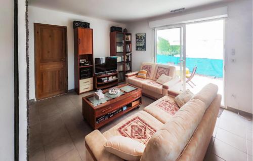 Cessenon-sur-Orb House | 2 Bedroom Cozy Home In Cessenon-Sur-Orb