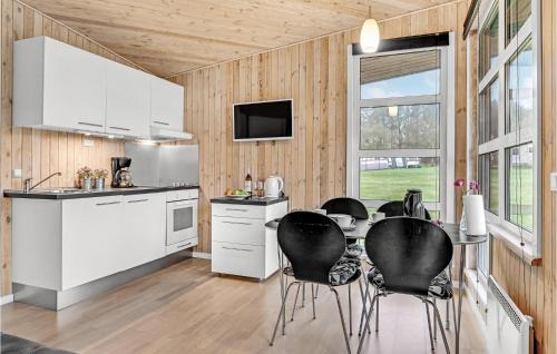 Sallingsund House | 2 Bedroom Cozy Home In Roslev