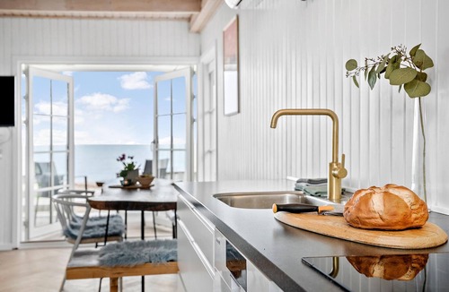 Grønninghoved Strand House | 2 bedroom cozy home in Sjølund