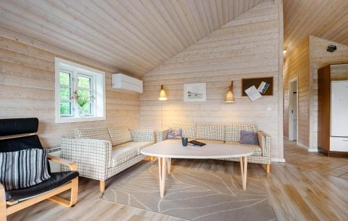 Hovborg House | 2 Bedroom Cozy Home In Hovborg