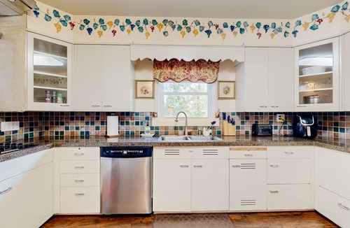 Lubbock House | 2-bedroom cozy home with private suite